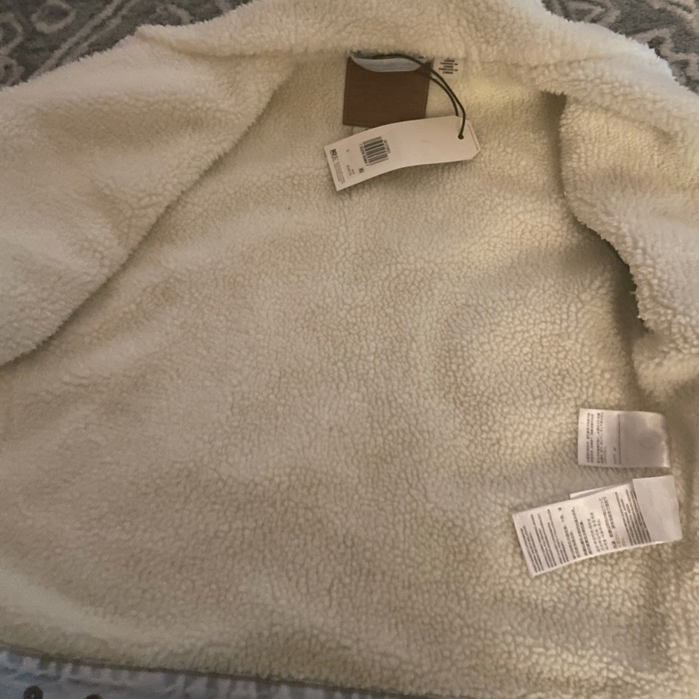 Levis denim Sherpa jacket. - Picture 2 of 6